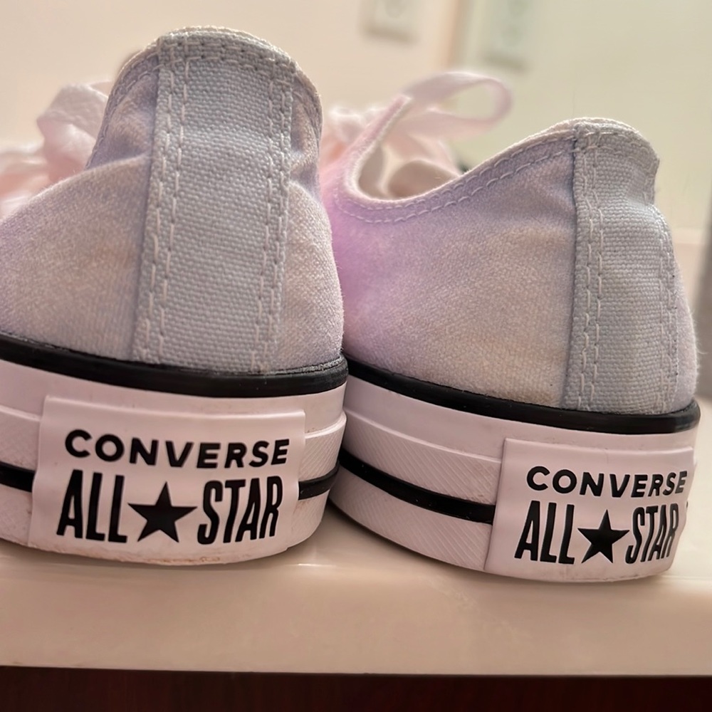 Converse All Star - Size 8.5 - image 2